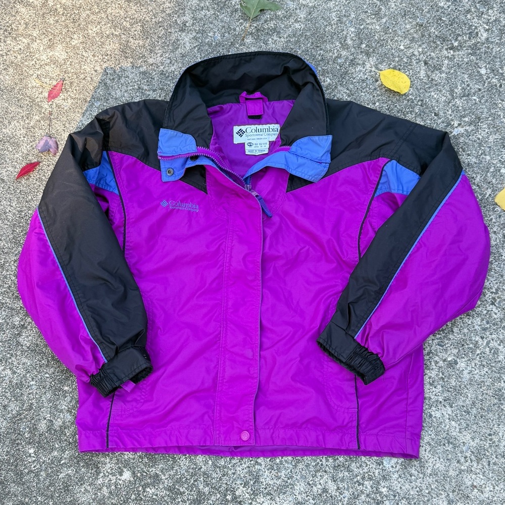 Super cool Columbia Violet and Black Outdoor Vintage Jacket